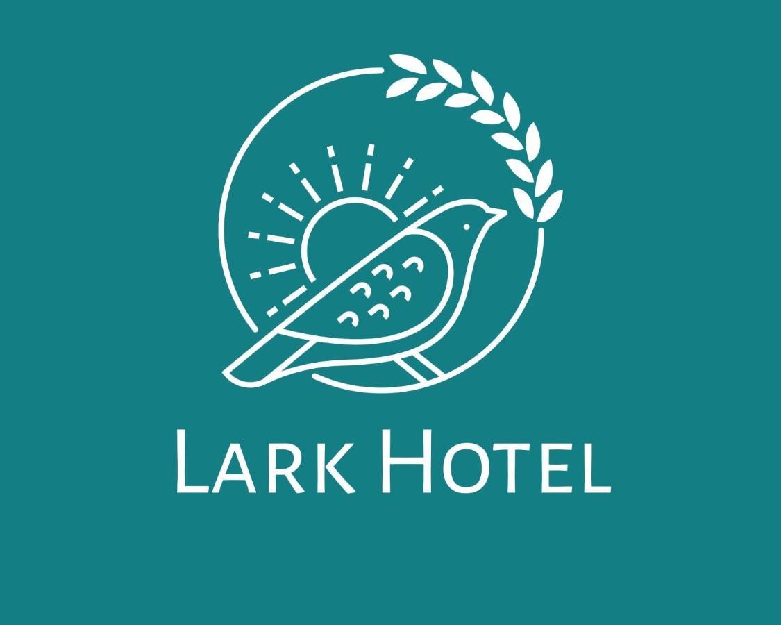 Lark Hotel 达累斯萨拉姆 外观 照片
